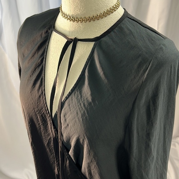 Silence + Noise black satin wrap high low long sleeve top loose fit XS - Picture 4 of 8